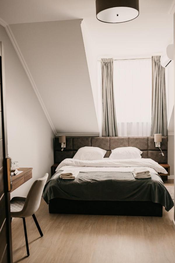 Hotel Millenium Góra Motyczna Buitenkant foto