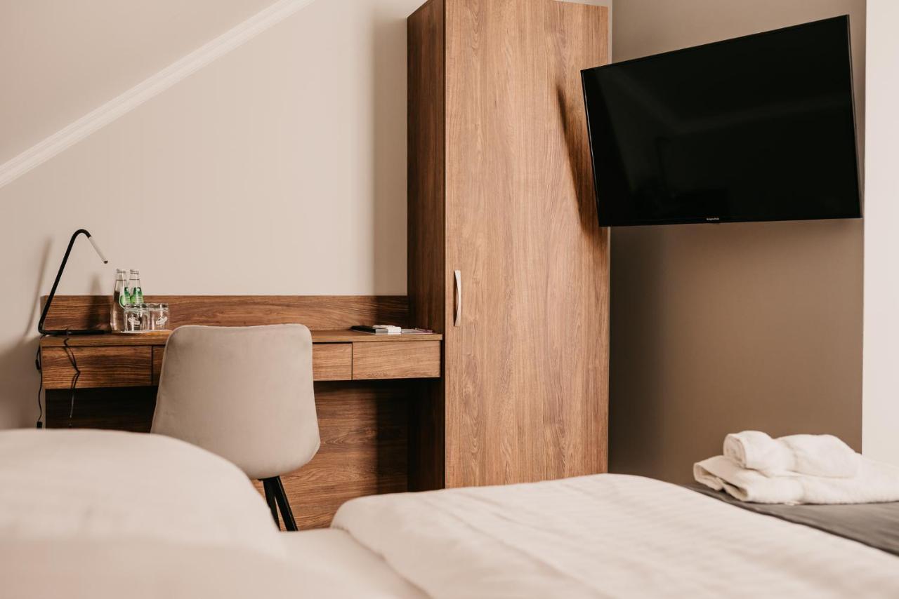 Hotel Millenium Góra Motyczna Buitenkant foto