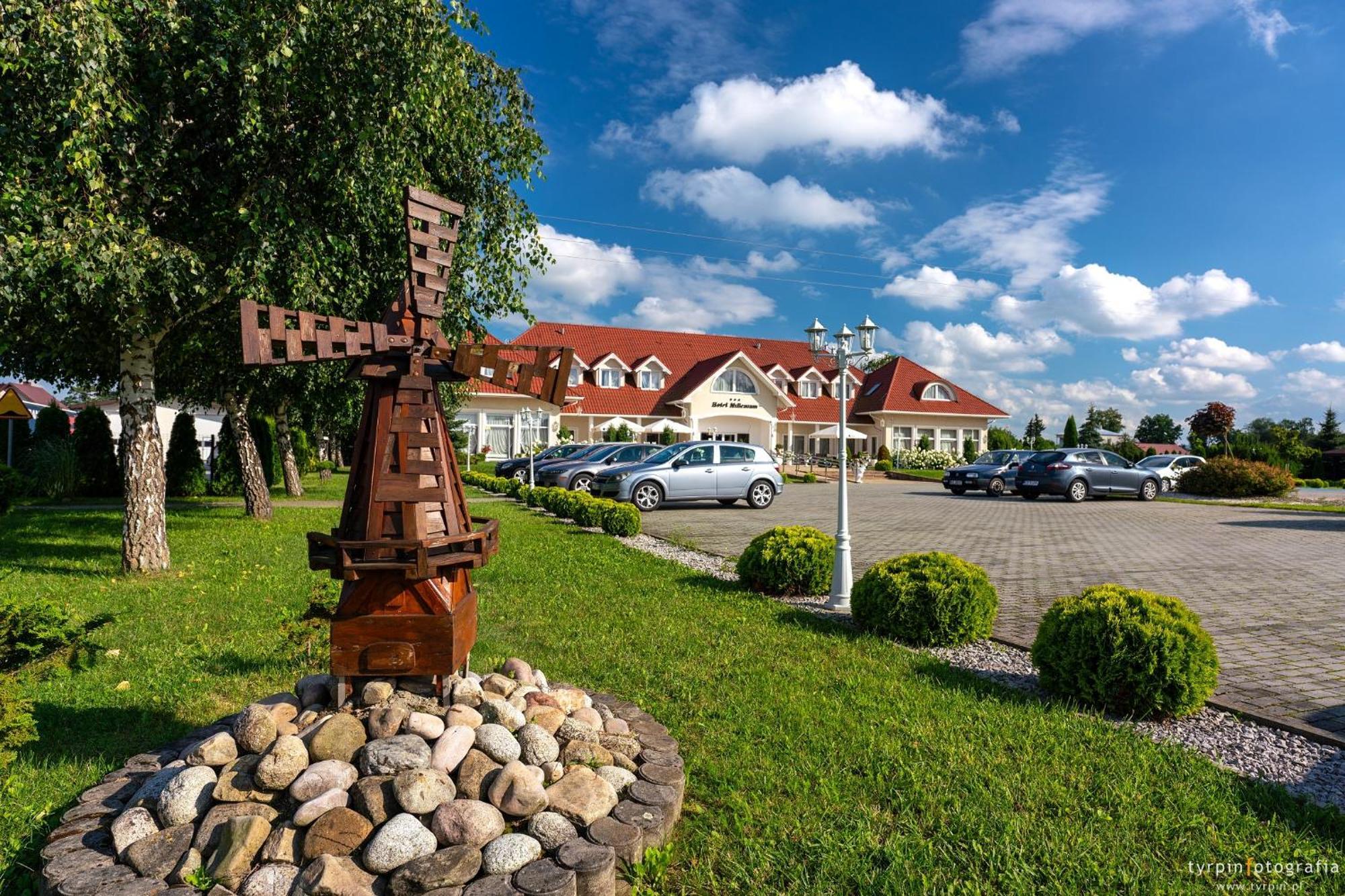 Hotel Millenium Góra Motyczna Buitenkant foto