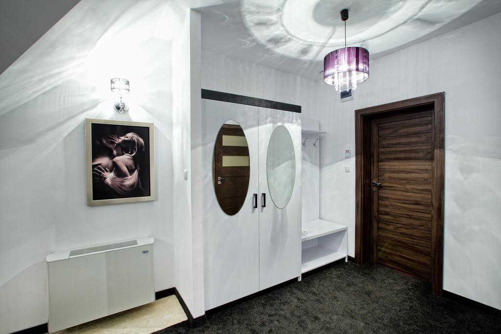 Hotel Millenium Góra Motyczna Kamer foto